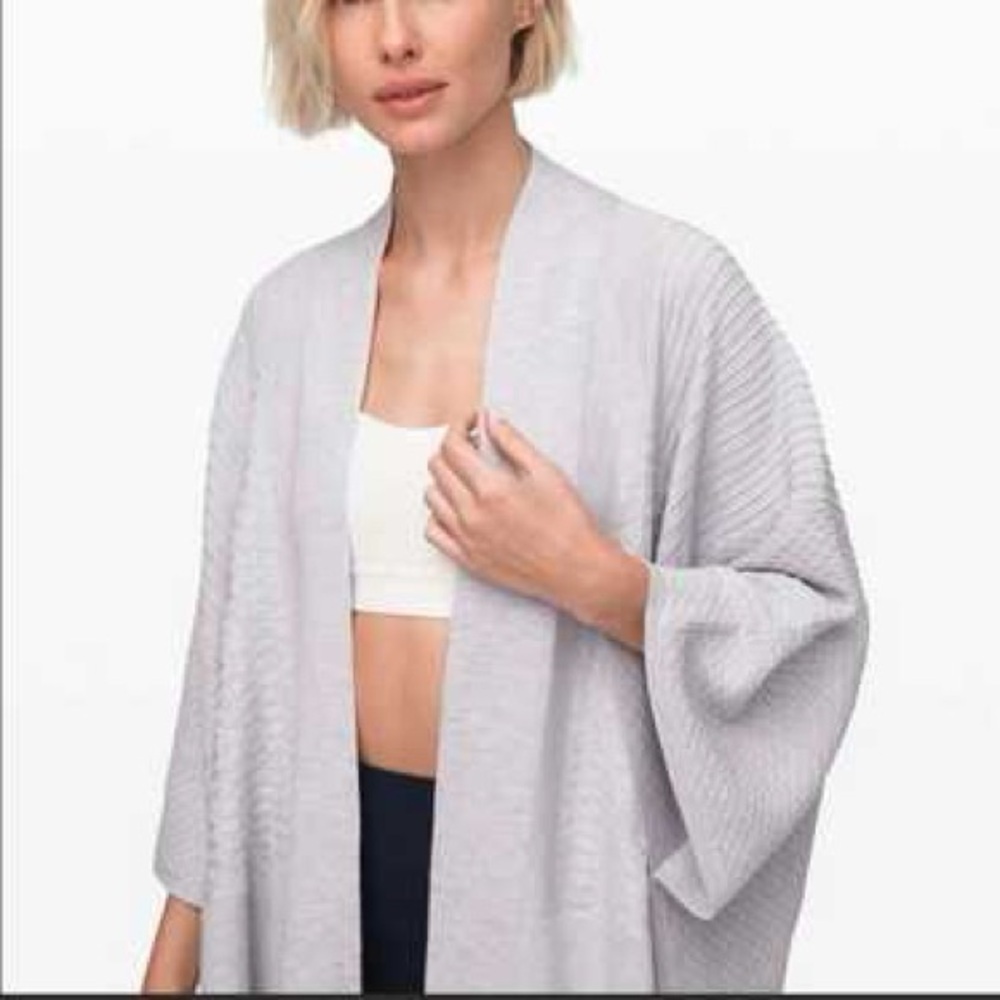 NWT Lululemon Dream Weaver Wrap Sweater  Heathered Ultra Light Grey One Size